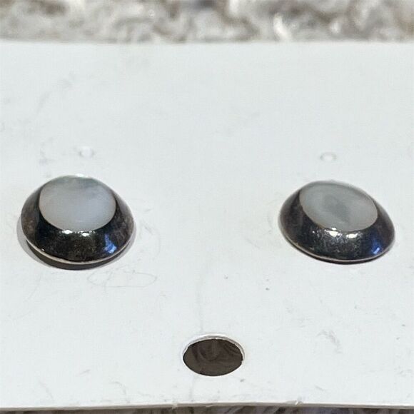 925‎ Sterling Silver Mother of Pearl Oval Stud Earrings Secure Backings - Picture 4 of 9